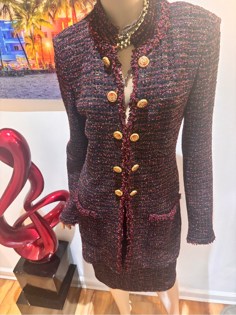 St. John Red Pink multi tweed skirt suit Bouclé Blazer Gold Buttons 12 L shimmer - Picture 9 of 9